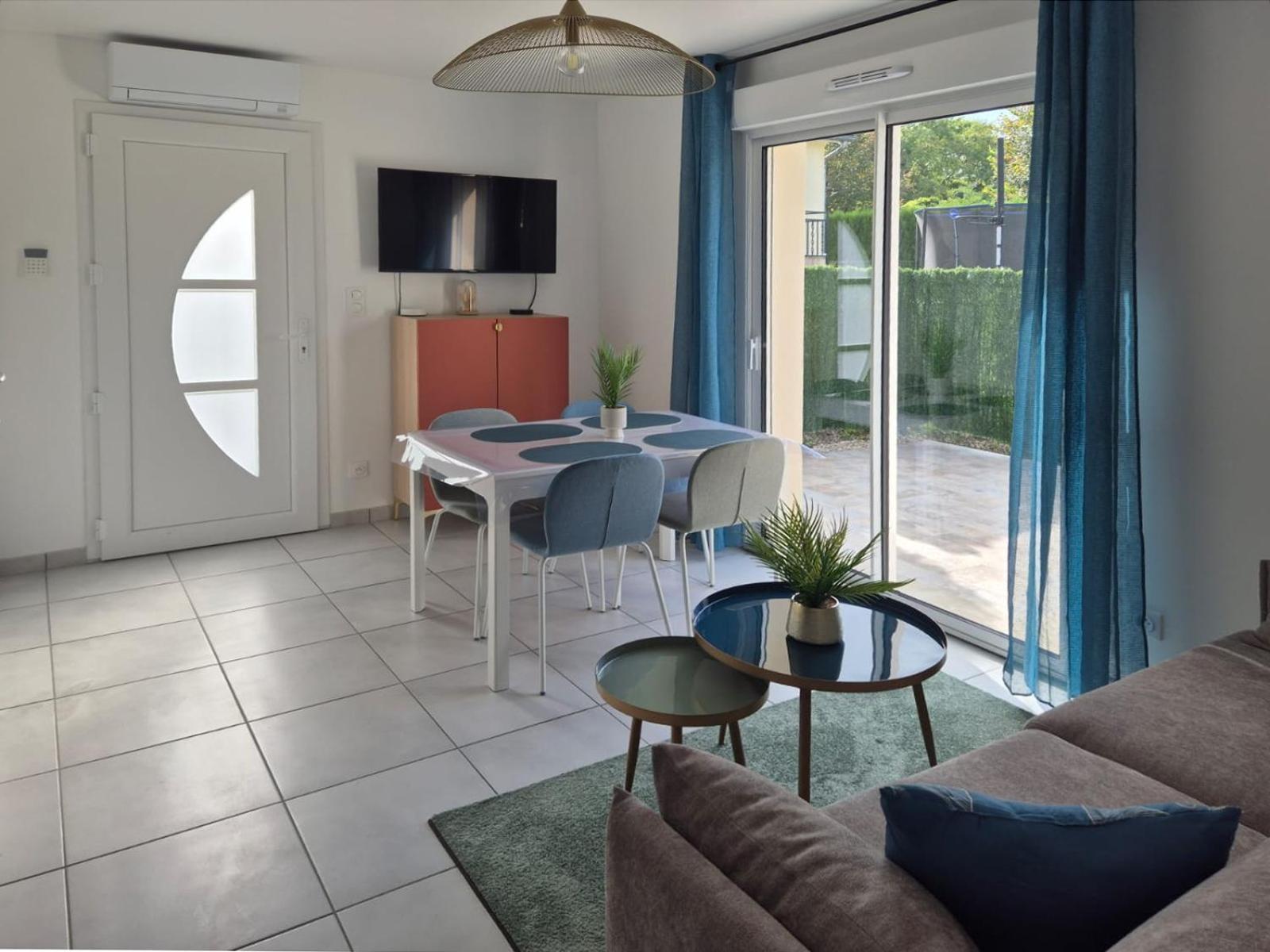 Isles-lès-Villenoy Ticya Lodge 10 Minutes Parc Disneyland Maison Neuve Independante Jusqu'A 5 Voyageurs Lit Bebe 2 Places Parking Ferme מראה חיצוני תמונה